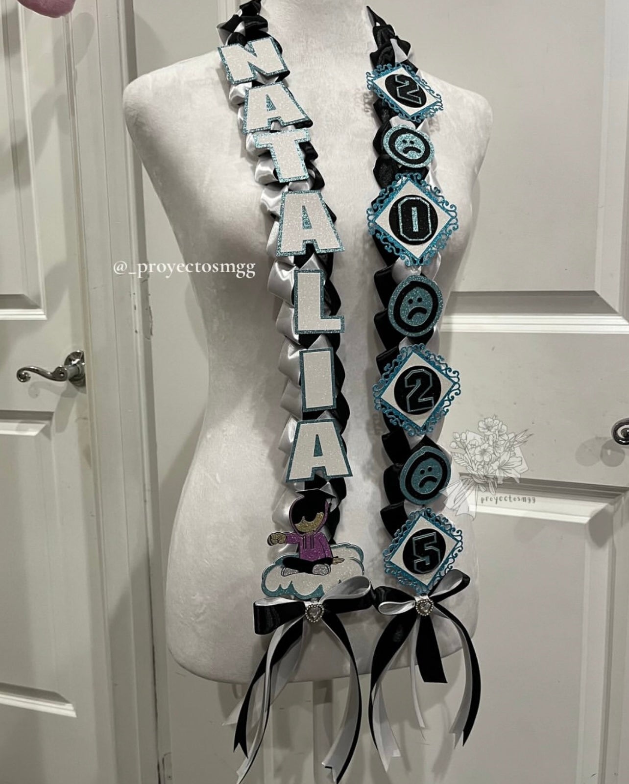 Junior H Blue Grad Lei