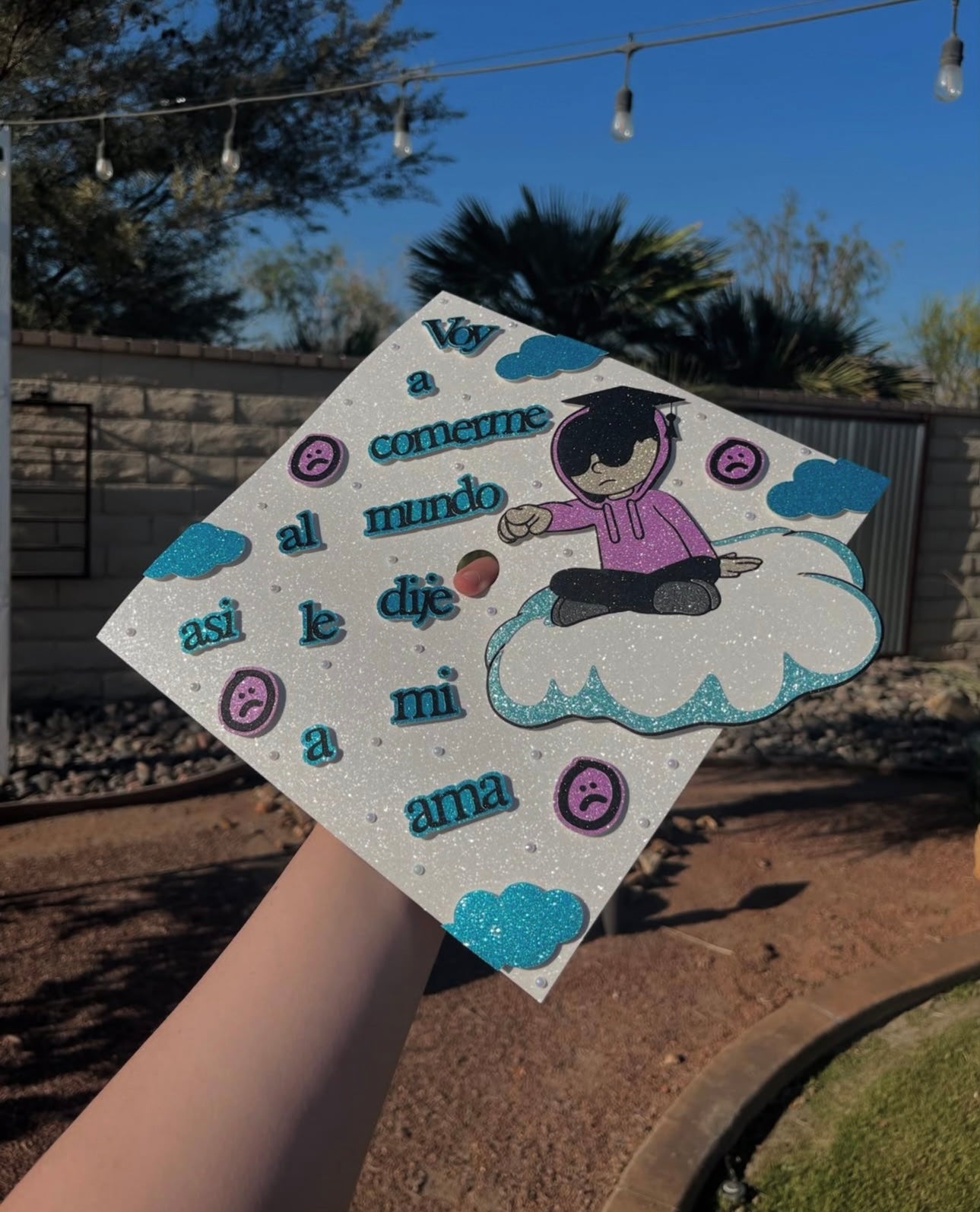 Junior H White & Blue Grad Cap