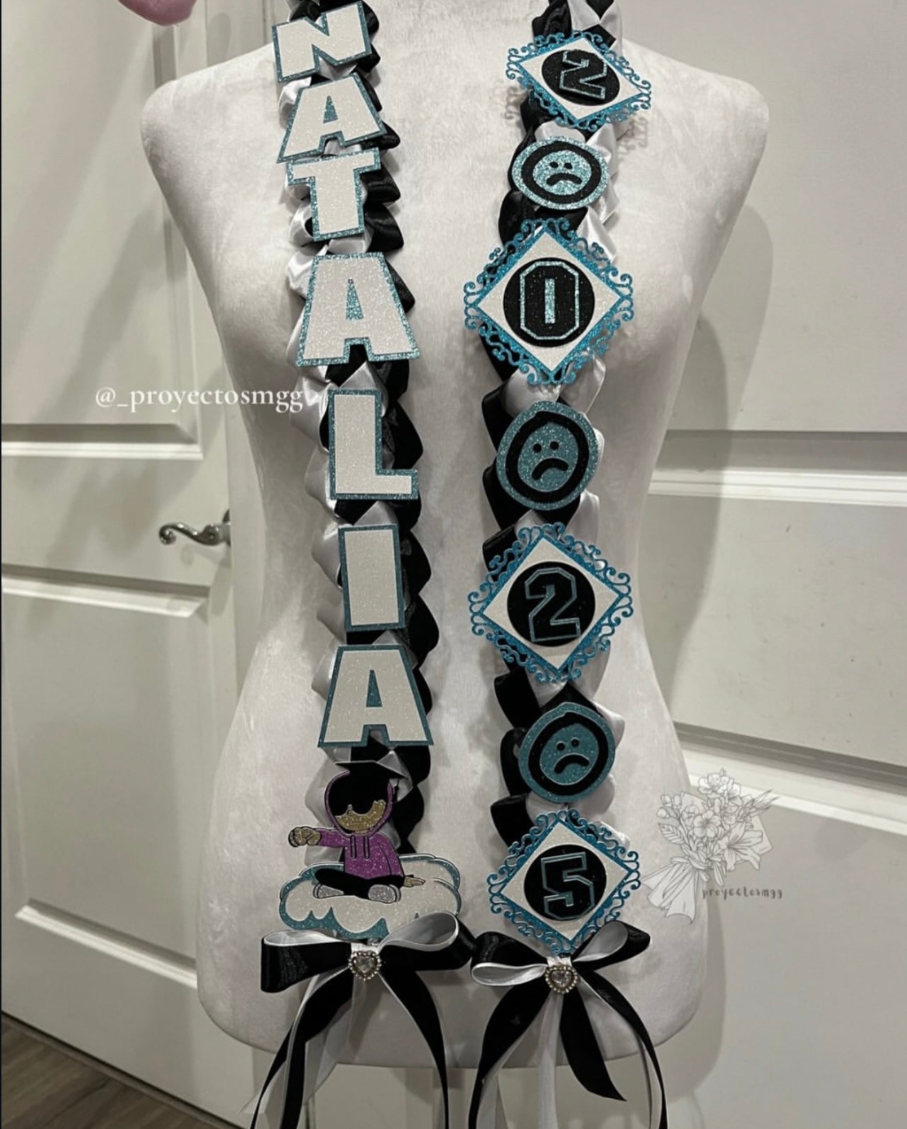 Junior H Blue Grad Lei