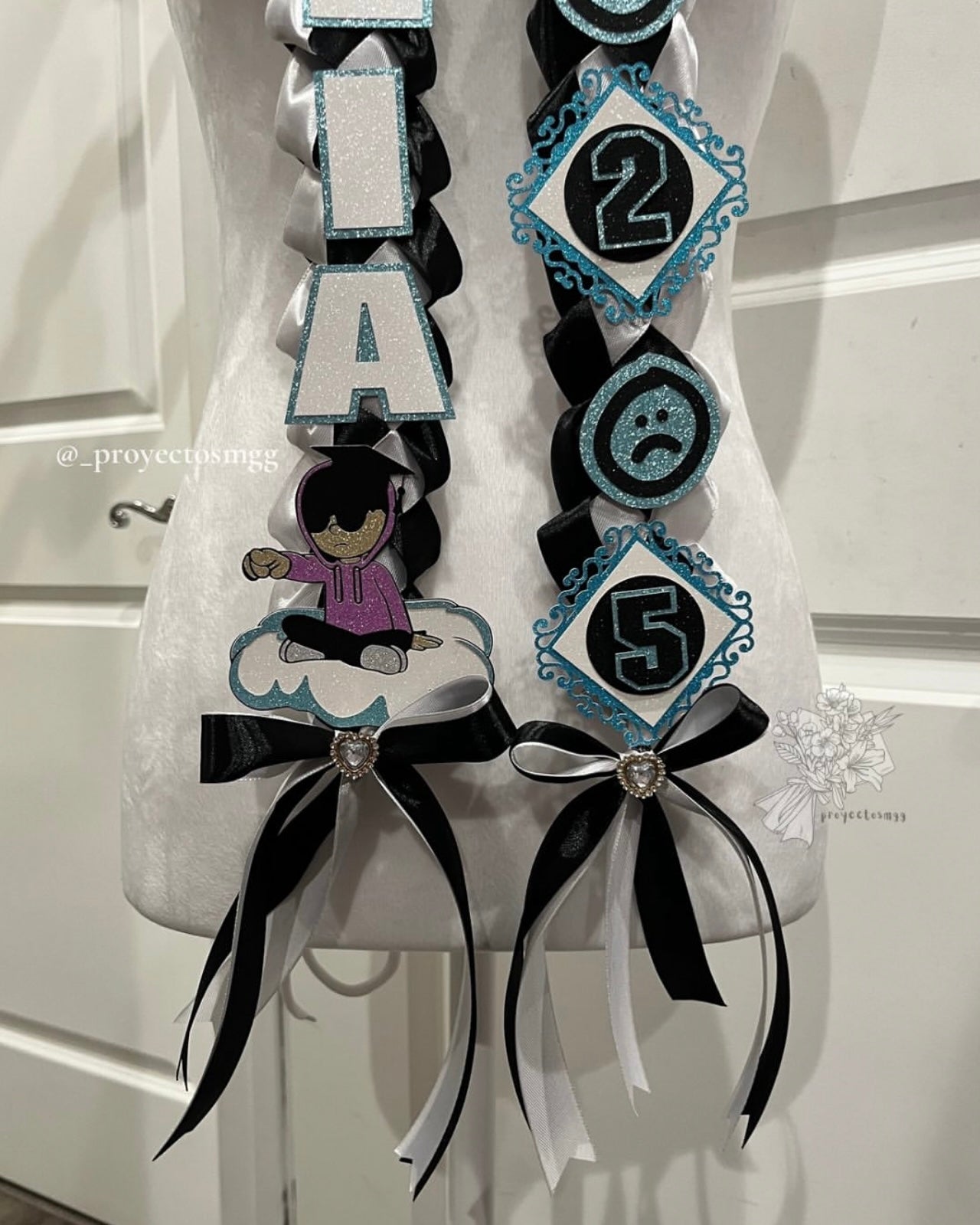 Junior H Blue Grad Lei