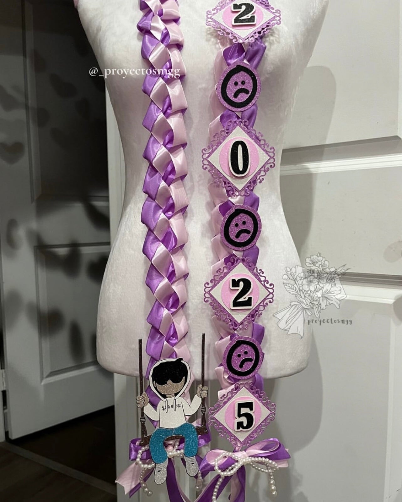 Junior H SB4L Grad Lei