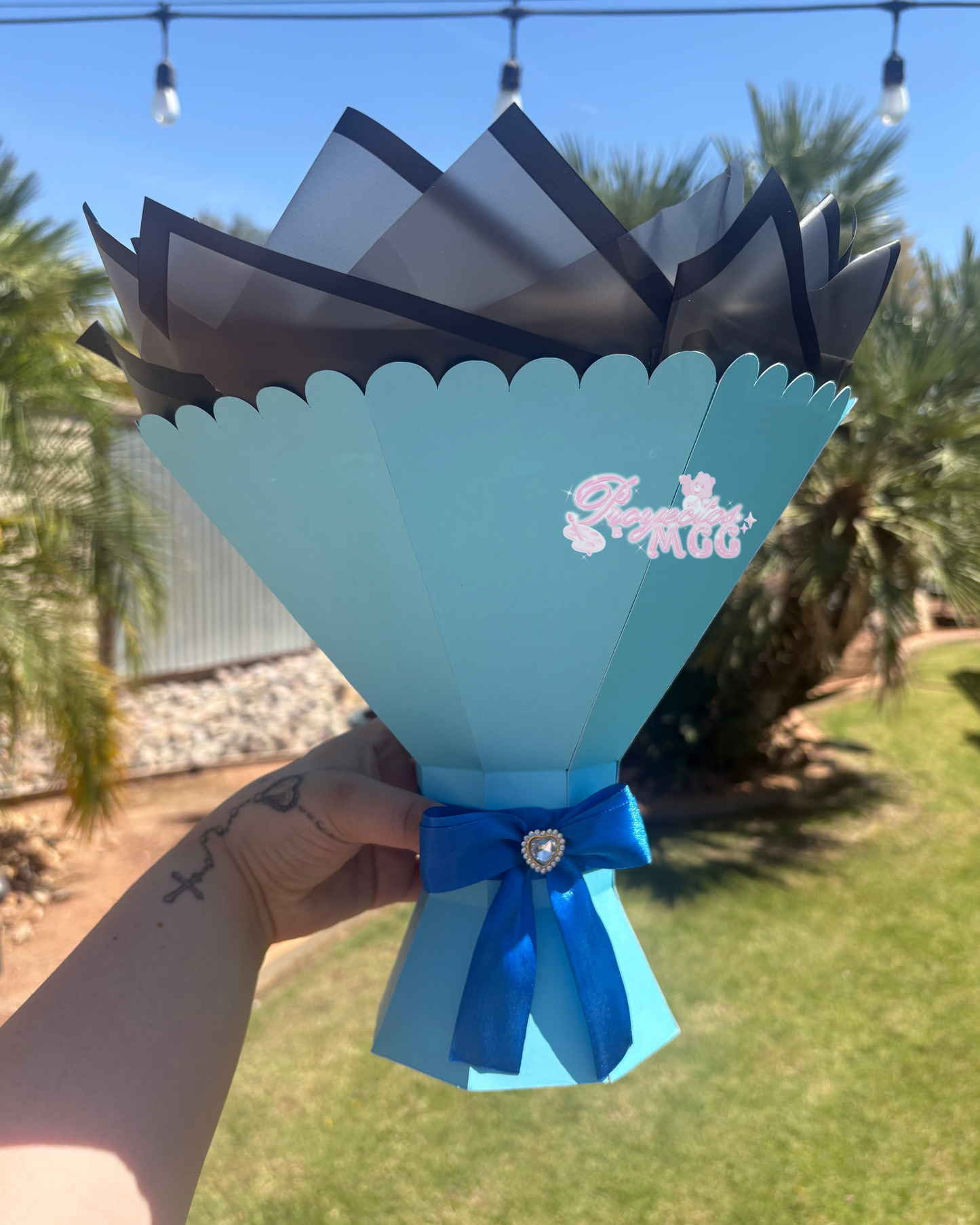 Junior H Música Paper Flower Bouquet
