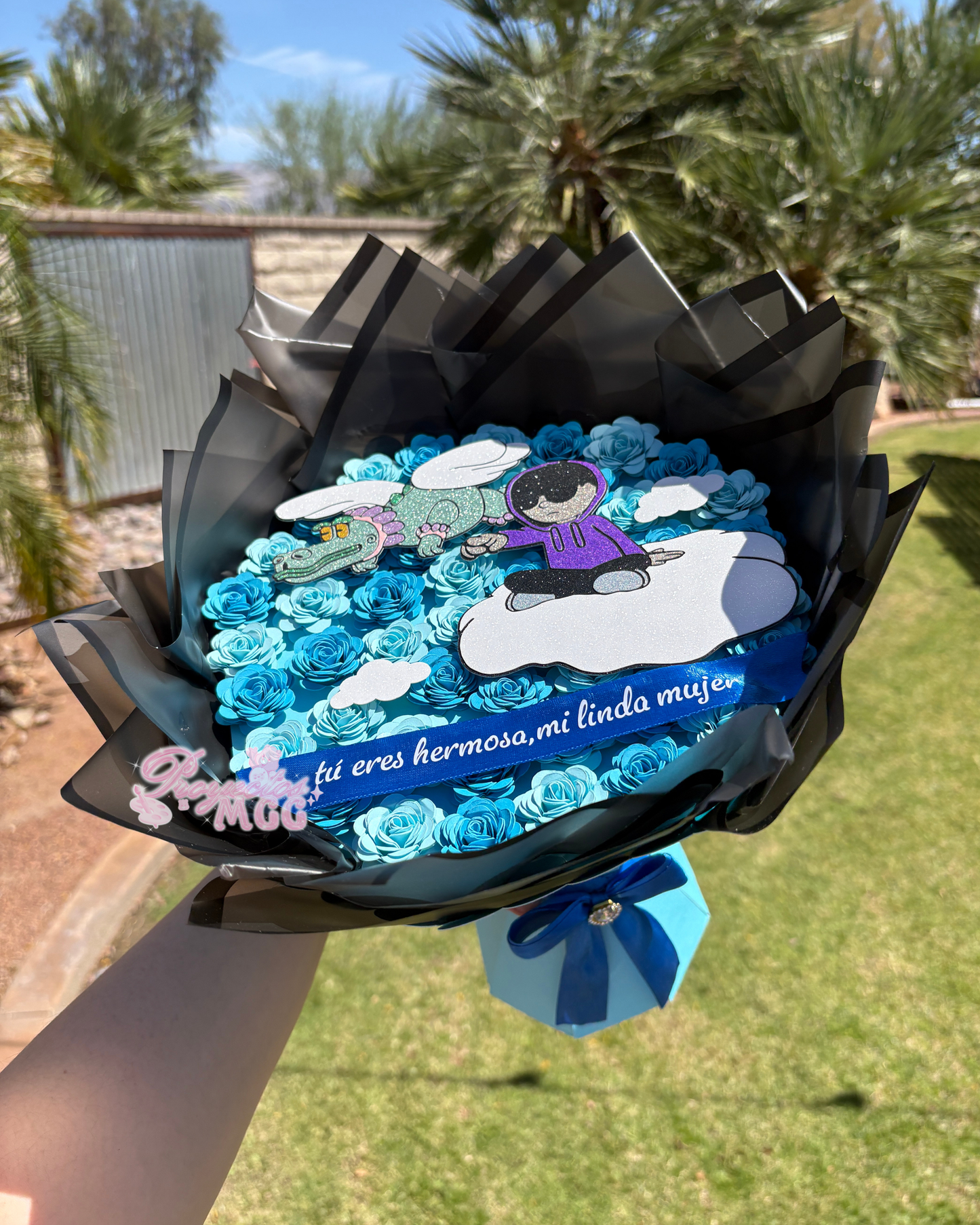 Junior H Música Paper Flower Bouquet