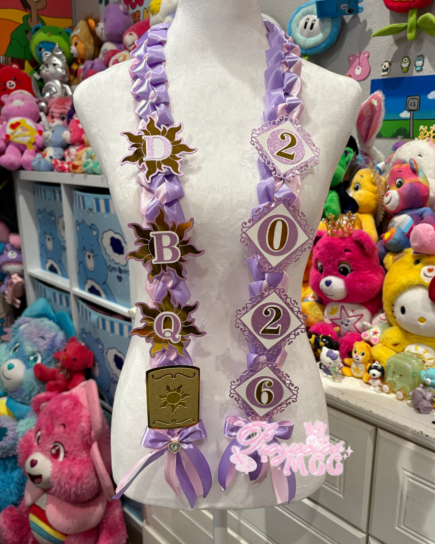 Tangle Grad Lei