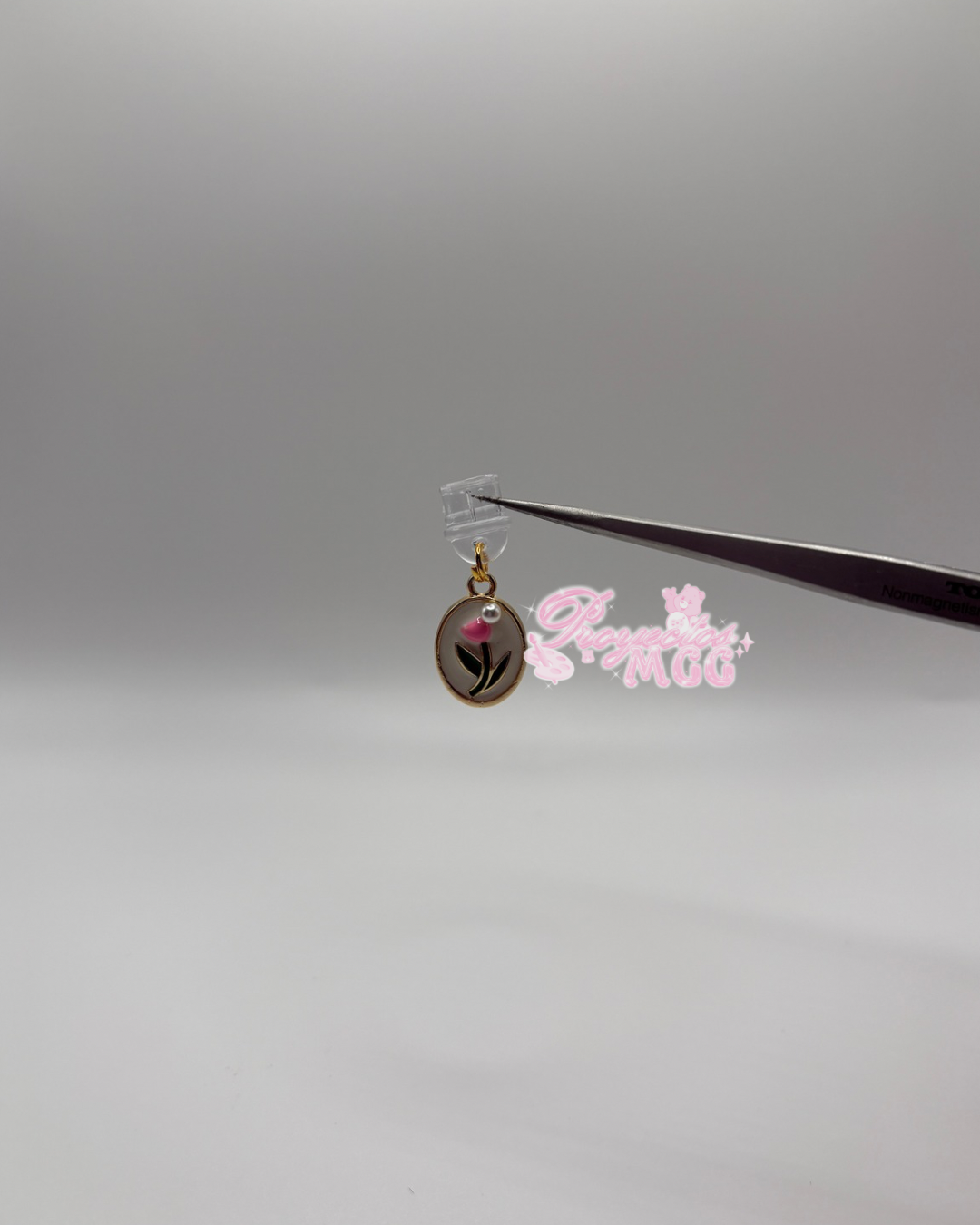 Tulip Usb-C Dust Plug Charm